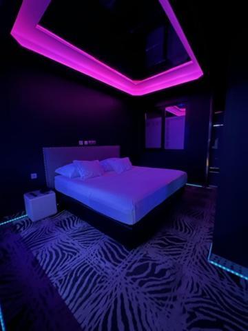 V Hotel Арройомолінос Екстер'єр фото